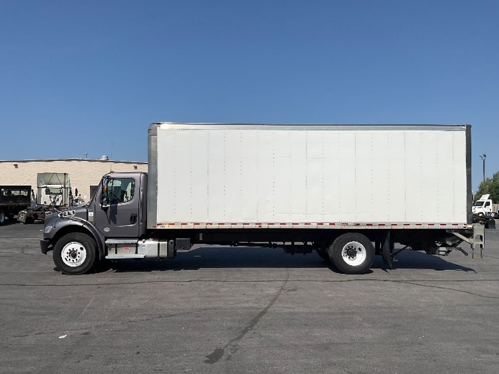 Medium Duty Box Truck-Light and Medium Duty Trucks-Freightliner-2021-M2-Gahanna-OH-158,124\n\t\tmiles-$ 59,000 - Image 4