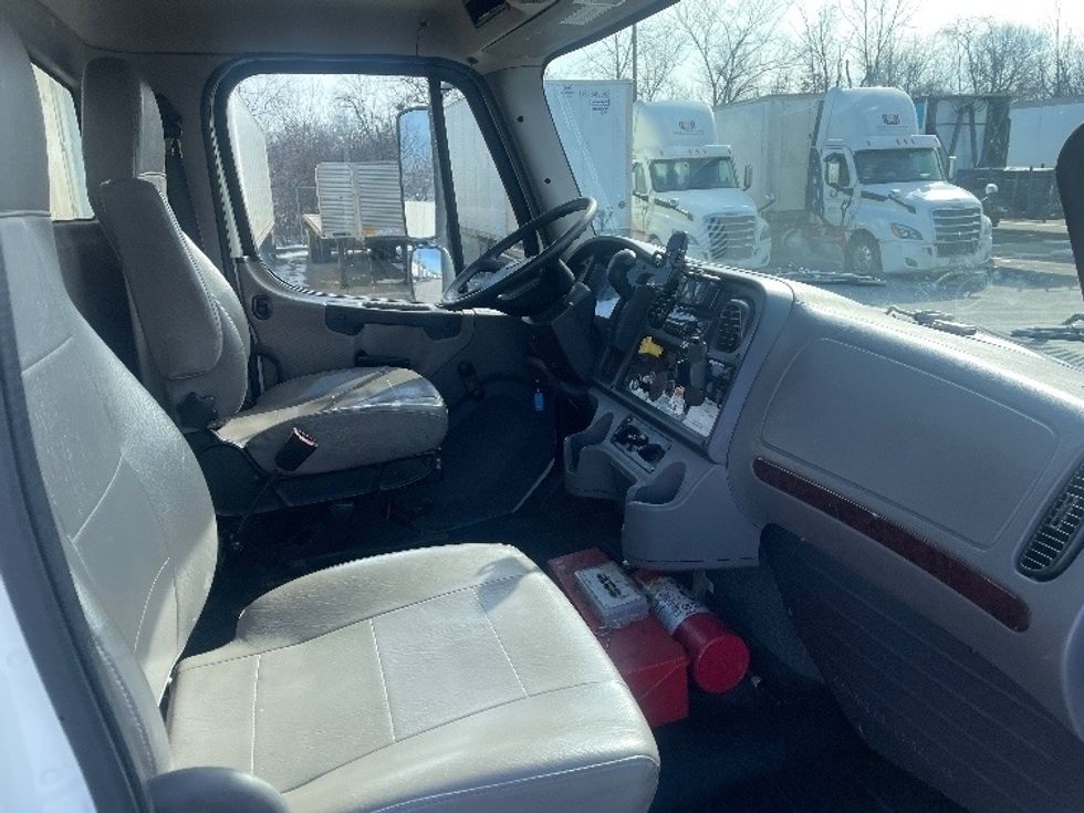 Medium Duty Box Truck-Light and Medium Duty Trucks-Freightliner-2021-M2-Gahanna-OH-269,331\n\t\tmiles-$ 42,500 - Image 22