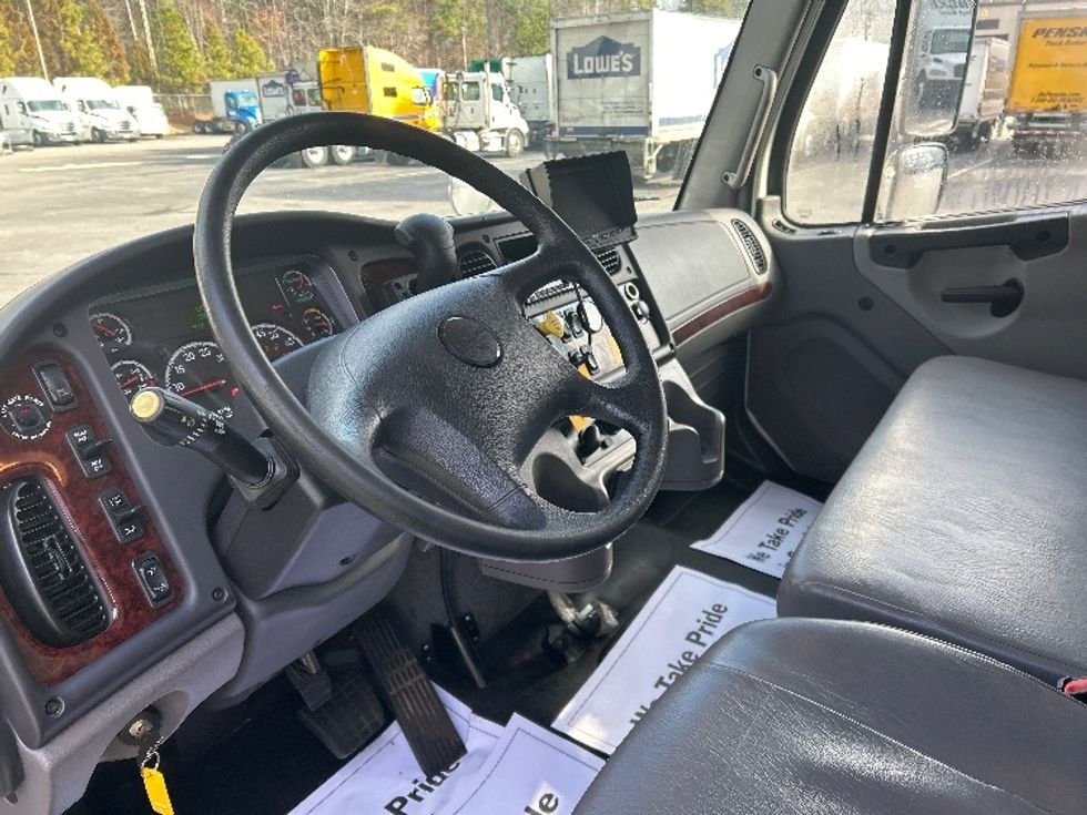 Medium Duty Box Truck-Light and Medium Duty Trucks-Freightliner-2021-M2-Greensboro-NC-111,166\n\t\tmiles-$ 70,750 - Image 17