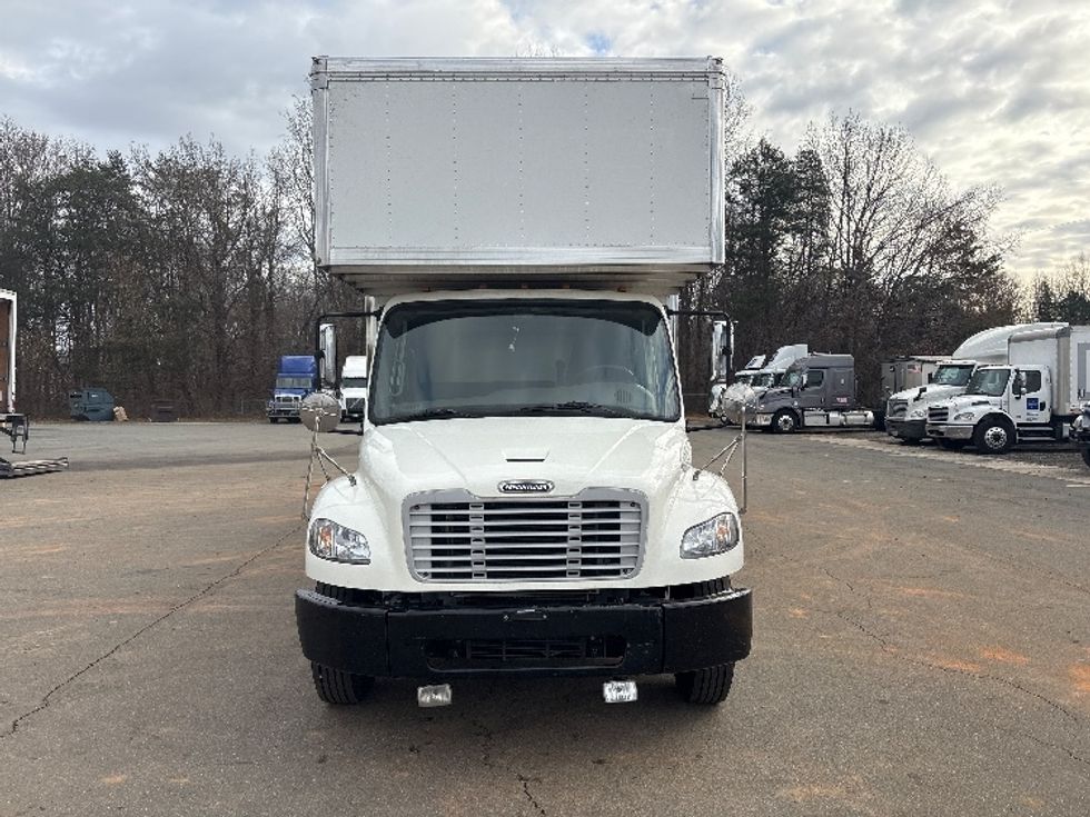 Medium Duty Box Truck-Light and Medium Duty Trucks-Freightliner-2021-M2-Greensboro-NC-137,719\n\t\tmiles-$ 77,250 - Image 2