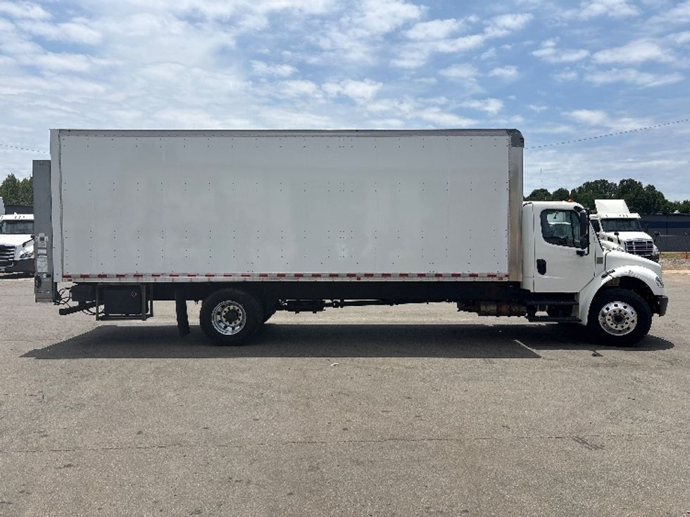 Medium Duty Box Truck-Light and Medium Duty Trucks-Freightliner-2021-M2-Greensboro-NC-138,051\n\t\tmiles-$ 69,000 - Image 15