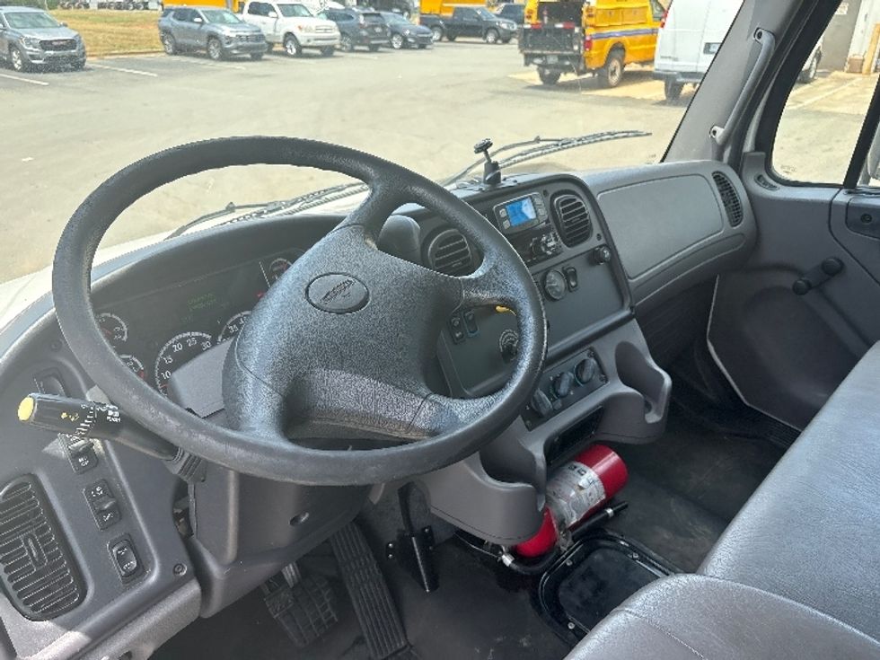 Medium Duty Box Truck-Light and Medium Duty Trucks-Freightliner-2021-M2-Greensboro-NC-138,051\n\t\tmiles-$ 69,000 - Image 17