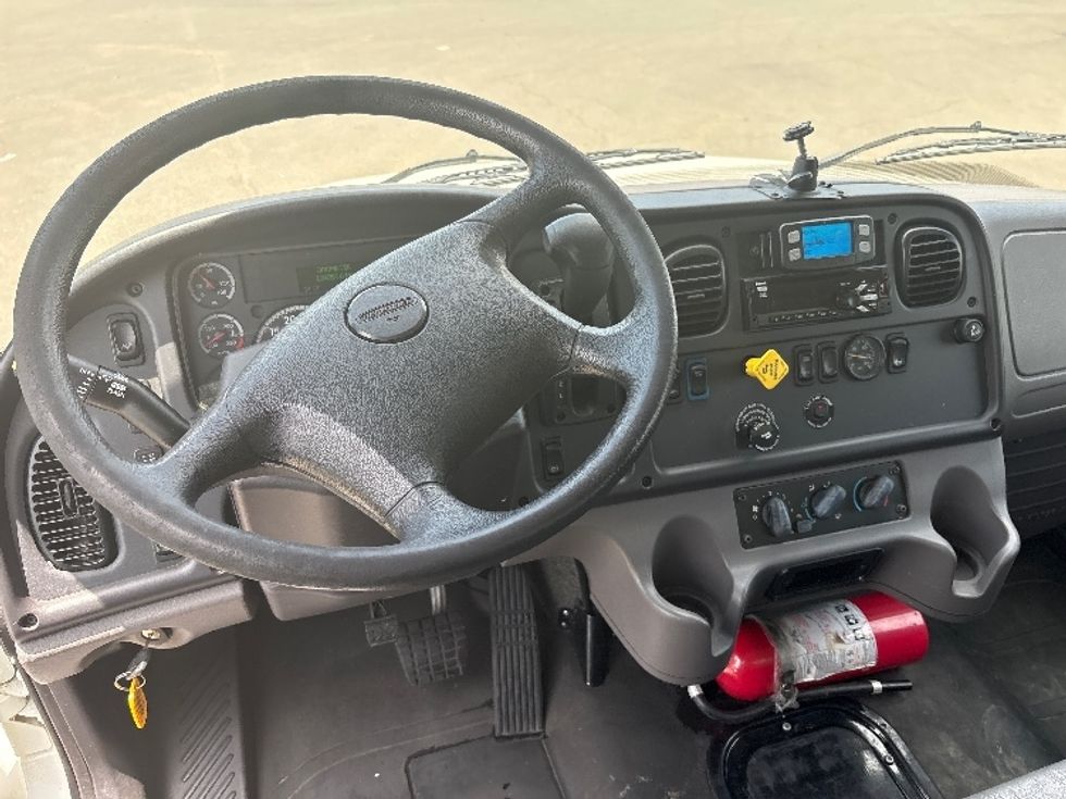Medium Duty Box Truck-Light and Medium Duty Trucks-Freightliner-2021-M2-Greensboro-NC-138,051\n\t\tmiles-$ 69,000 - Image 18