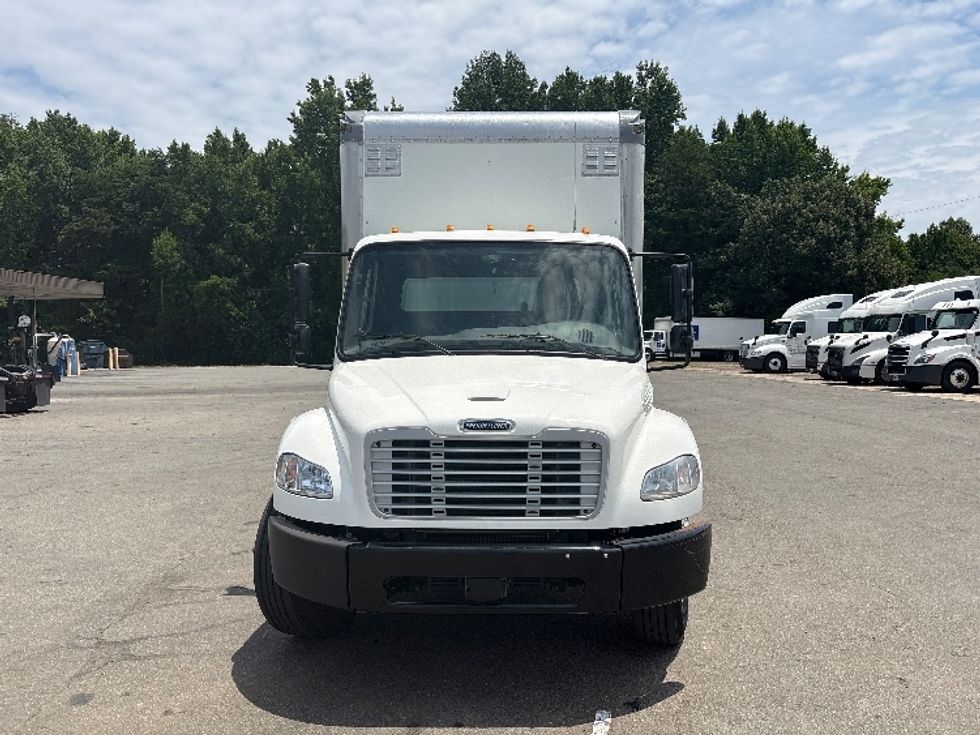 Medium Duty Box Truck-Light and Medium Duty Trucks-Freightliner-2021-M2-Greensboro-NC-138,051\n\t\tmiles-$ 69,000 - Image 2