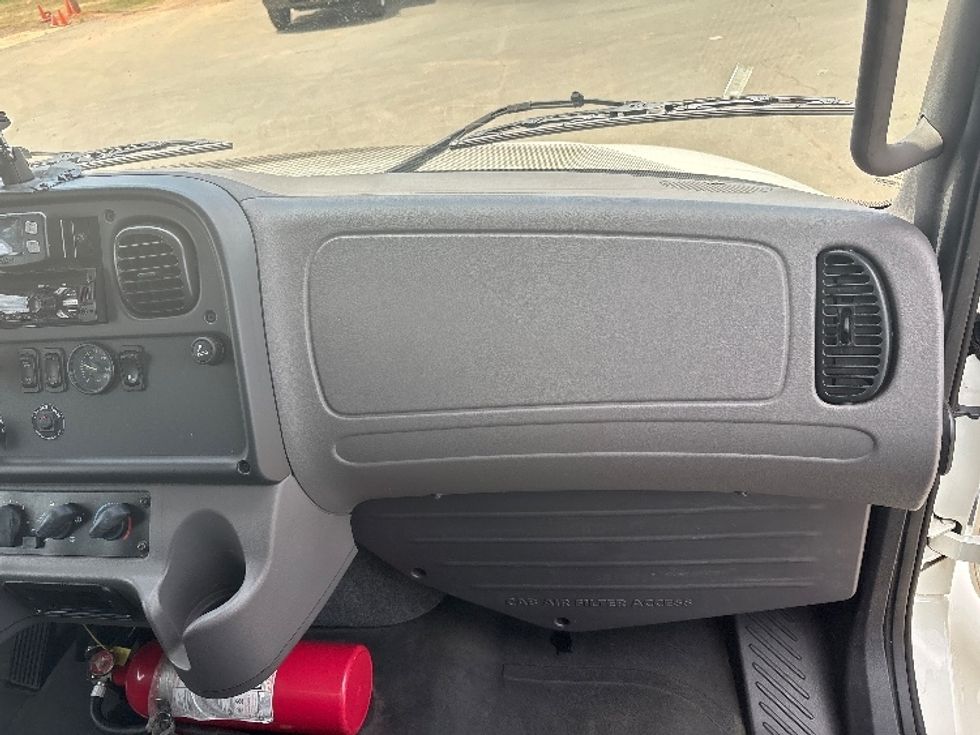 Medium Duty Box Truck-Light and Medium Duty Trucks-Freightliner-2021-M2-Greensboro-NC-138,051\n\t\tmiles-$ 69,000 - Image 21