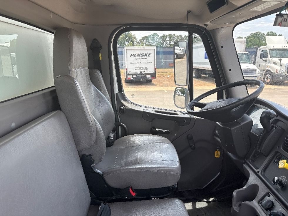 Medium Duty Box Truck-Light and Medium Duty Trucks-Freightliner-2021-M2-Greensboro-NC-138,051\n\t\tmiles-$ 69,000 - Image 22