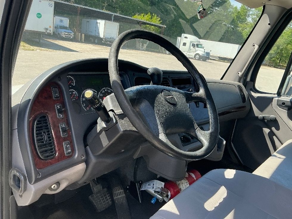 Medium Duty Box Truck-Light and Medium Duty Trucks-Freightliner-2021-M2-Greensboro-NC-166,757\n\t\tmiles-$ 59,000 - Image 16