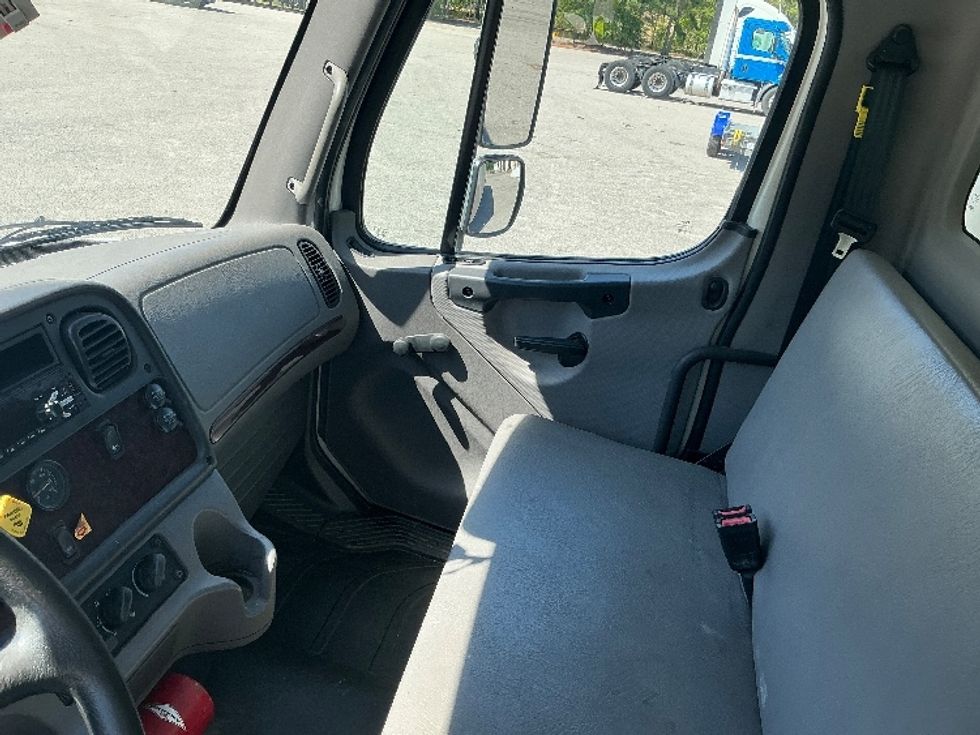 Medium Duty Box Truck-Light and Medium Duty Trucks-Freightliner-2021-M2-Greensboro-NC-166,757\n\t\tmiles-$ 59,000 - Image 18