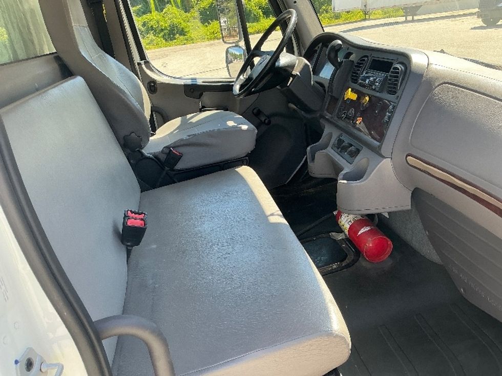 Medium Duty Box Truck-Light and Medium Duty Trucks-Freightliner-2021-M2-Greensboro-NC-166,757\n\t\tmiles-$ 59,000 - Image 21