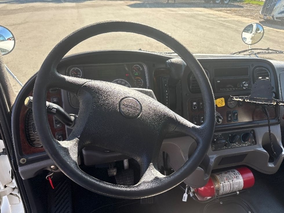 Medium Duty Box Truck-Light and Medium Duty Trucks-Freightliner-2021-M2-Greensboro-NC-201,110\n\t\tmiles-$ 52,250 - Image 17