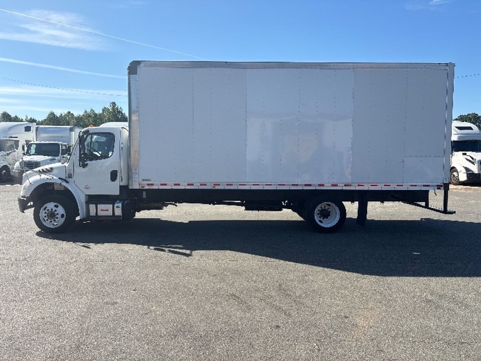 Medium Duty Box Truck-Light and Medium Duty Trucks-Freightliner-2021-M2-Greensboro-NC-201,110\n\t\tmiles-$ 52,250 - Image 4