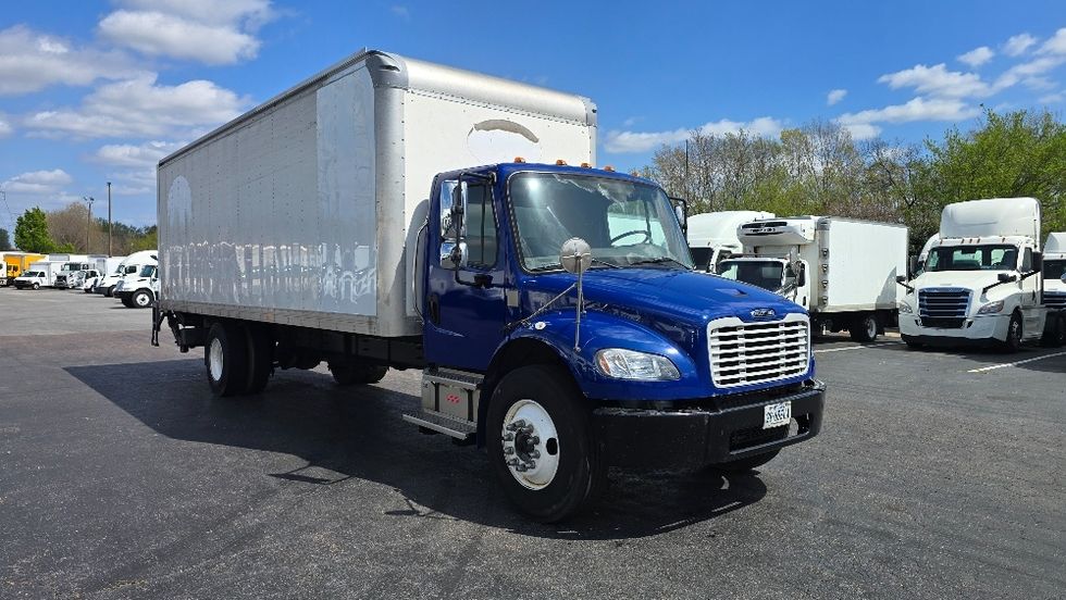 Medium Duty Box Truck-Light and Medium Duty Trucks-Freightliner-2021-M2-Greensboro-NC-295,435\n\t\tmiles-$ 39,500 - Image 1