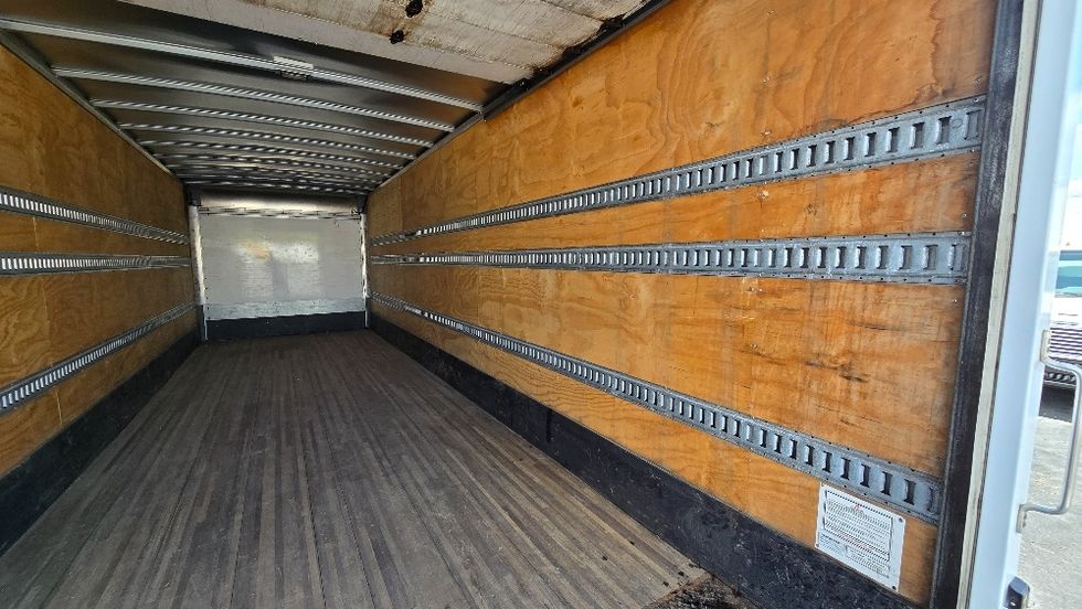 Medium Duty Box Truck-Light and Medium Duty Trucks-Freightliner-2021-M2-Greensboro-NC-295,435\n\t\tmiles-$ 39,500 - Image 12