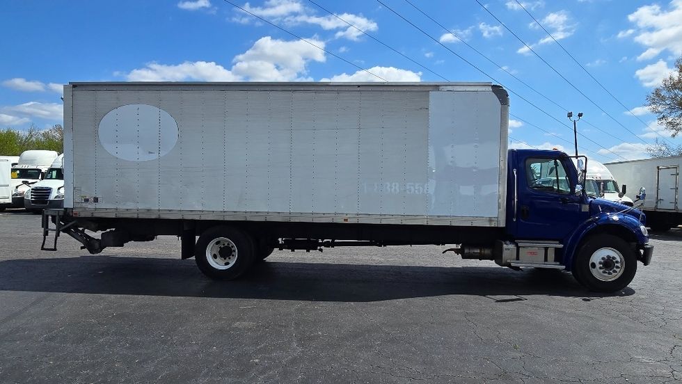 Medium Duty Box Truck-Light and Medium Duty Trucks-Freightliner-2021-M2-Greensboro-NC-295,435\n\t\tmiles-$ 39,500 - Image 15
