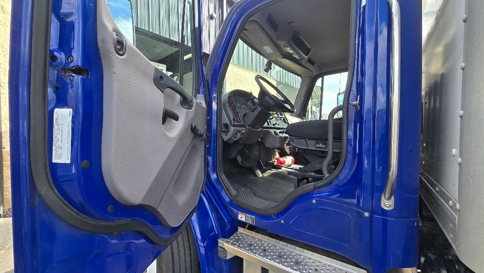 Medium Duty Box Truck-Light and Medium Duty Trucks-Freightliner-2021-M2-Greensboro-NC-295,435\n\t\tmiles-$ 39,500 - Image 16