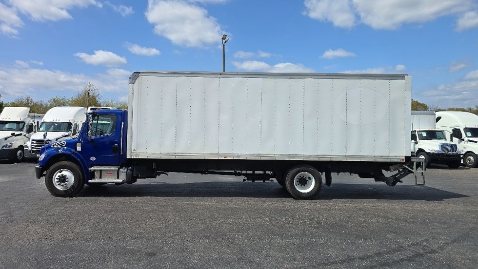 Medium Duty Box Truck-Light and Medium Duty Trucks-Freightliner-2021-M2-Greensboro-NC-295,435\n\t\tmiles-$ 39,500 - Image 4