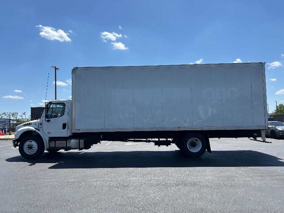 Medium Duty Box Truck-Light and Medium Duty Trucks-Freightliner-2021-M2-Greensboro-NC-48,317\n\t\tmiles-$ 69,000 - Image 4