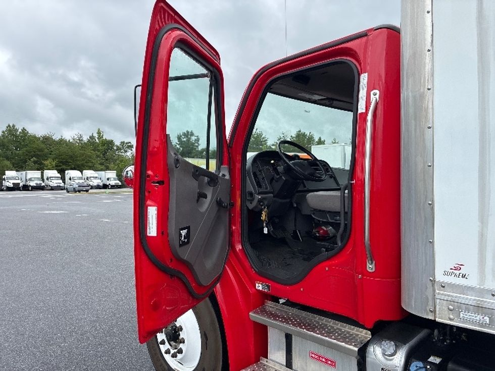 Medium Duty Box Truck-Light and Medium Duty Trucks-Freightliner-2021-M2-Greenville-SC-95,279\n\t\tmiles-$ 74,750 - Image 16