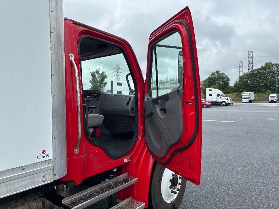 Medium Duty Box Truck-Light and Medium Duty Trucks-Freightliner-2021-M2-Greenville-SC-95,279\n\t\tmiles-$ 74,750 - Image 20