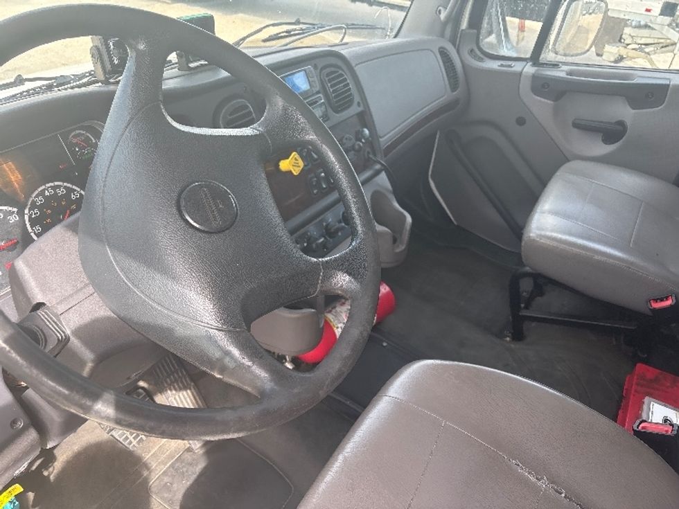 Medium Duty Box Truck-Light and Medium Duty Trucks-Freightliner-2021-M2-Hammond-LA-217,363\n\t\tmiles-$ 44,500 - Image 17