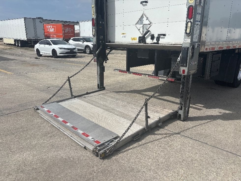 Medium Duty Box Truck-Light and Medium Duty Trucks-Freightliner-2021-M2-Hammond-LA-217,363\n\t\tmiles-$ 44,500 - Image 9