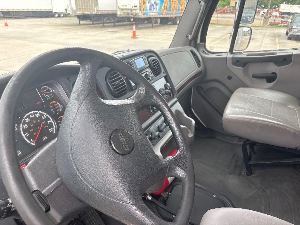 Medium Duty Box Truck-Light and Medium Duty Trucks-Freightliner-2021-M2-Hammond-LA-222,409\n\t\tmiles-$ 41,750 - Image 17