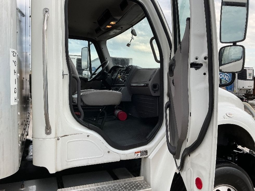 Medium Duty Box Truck-Light and Medium Duty Trucks-Freightliner-2021-M2-Hammond-LA-222,409\n\t\tmiles-$ 41,750 - Image 20
