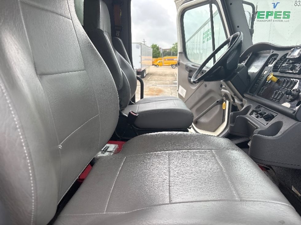 Medium Duty Box Truck-Light and Medium Duty Trucks-Freightliner-2021-M2-Hammond-LA-222,409\n\t\tmiles-$ 41,750 - Image 22