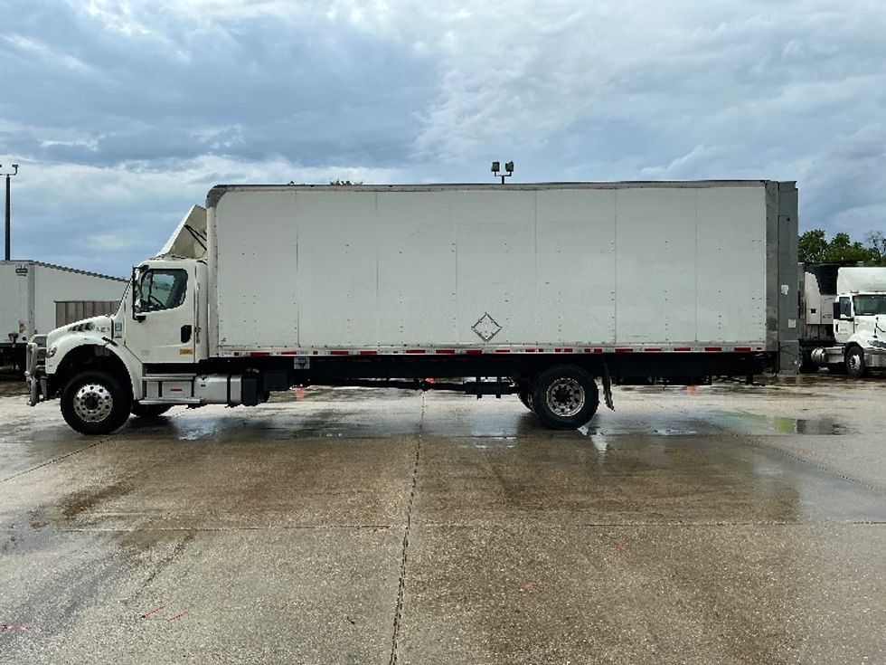 Medium Duty Box Truck-Light and Medium Duty Trucks-Freightliner-2021-M2-Hammond-LA-222,409\n\t\tmiles-$ 41,750 - Image 4