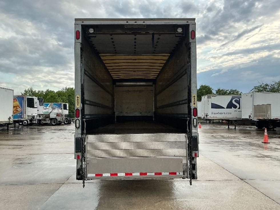 Medium Duty Box Truck-Light and Medium Duty Trucks-Freightliner-2021-M2-Hammond-LA-222,409\n\t\tmiles-$ 41,750 - Image 8