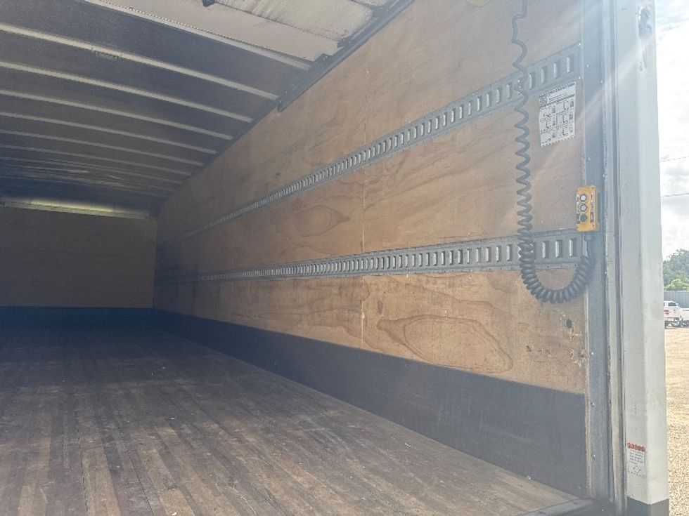 Medium Duty Box Truck-Light and Medium Duty Trucks-Freightliner-2021-M2-Hammond-LA-246,359\n\t\tmiles-$ 46,250 - Image 12