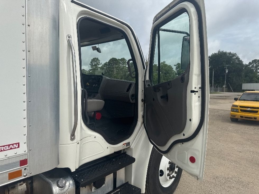 Medium Duty Box Truck-Light and Medium Duty Trucks-Freightliner-2021-M2-Hammond-LA-246,359\n\t\tmiles-$ 46,250 - Image 20