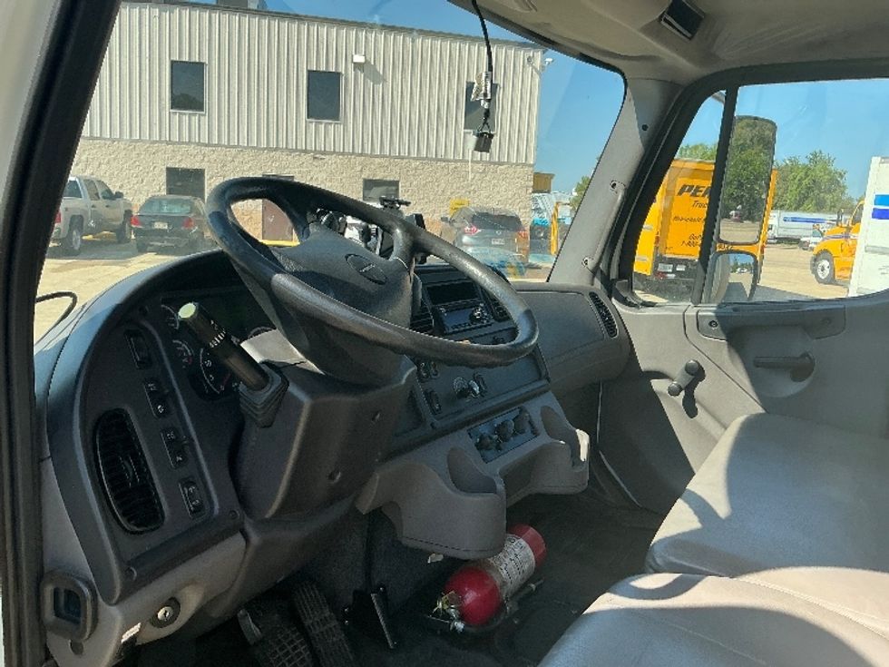 Medium Duty Box Truck-Light and Medium Duty Trucks-Freightliner-2021-M2-Hammond-LA-326,137\n\t\tmiles-$ 35,750 - Image 17