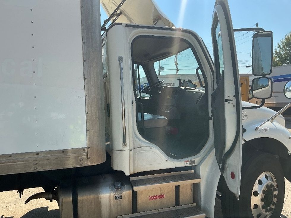 Medium Duty Box Truck-Light and Medium Duty Trucks-Freightliner-2021-M2-Hammond-LA-326,137\n\t\tmiles-$ 35,750 - Image 20