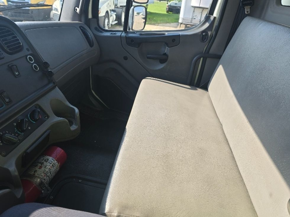 Medium Duty Box Truck-Light and Medium Duty Trucks-Freightliner-2021-M2-Hammond-LA-62,770\n\t\tmiles-$ 76,000 - Image 18