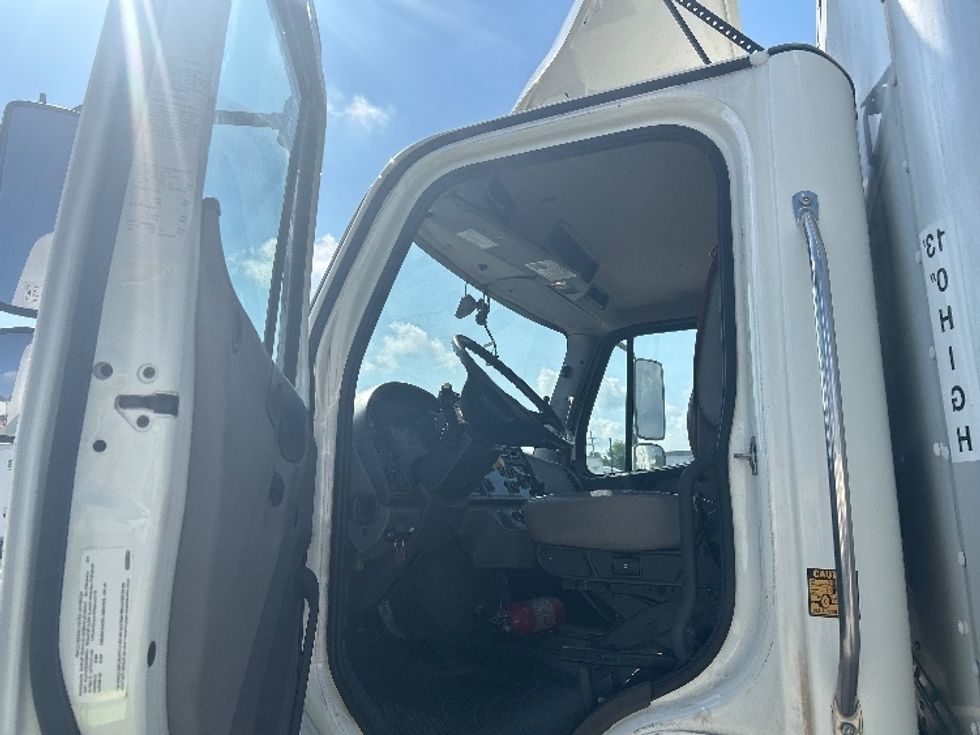 Medium Duty Box Truck-Light and Medium Duty Trucks-Freightliner-2021-M2-Hammond-LA-87,790\n\t\tmiles-$ 61,500 - Image 15