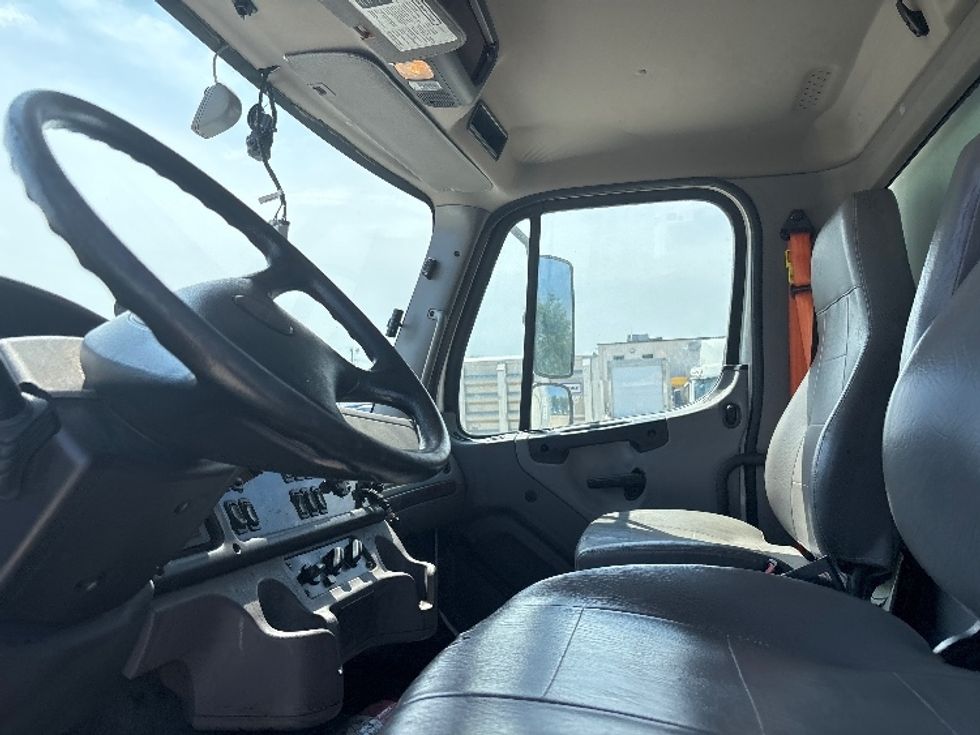 Medium Duty Box Truck-Light and Medium Duty Trucks-Freightliner-2021-M2-Hammond-LA-87,790\n\t\tmiles-$ 61,500 - Image 18