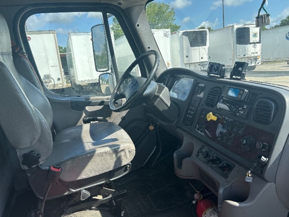 Medium Duty Box Truck-Light and Medium Duty Trucks-Freightliner-2021-M2-Hammond-LA-87,790\n\t\tmiles-$ 61,500 - Image 21