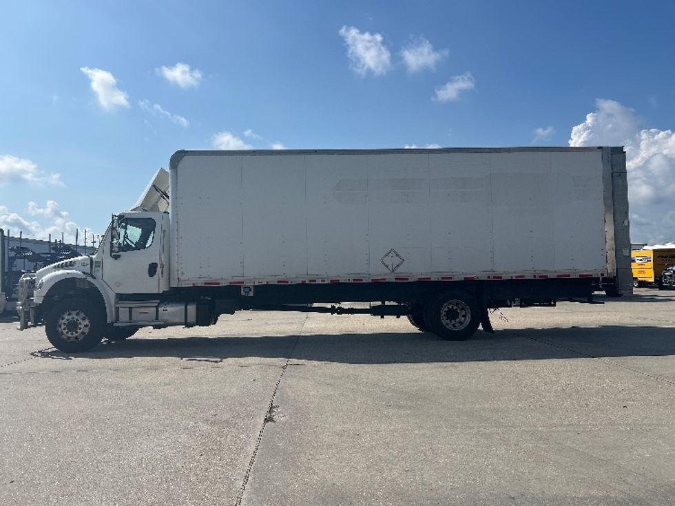 Medium Duty Box Truck-Light and Medium Duty Trucks-Freightliner-2021-M2-Hammond-LA-87,790\n\t\tmiles-$ 61,500 - Image 4
