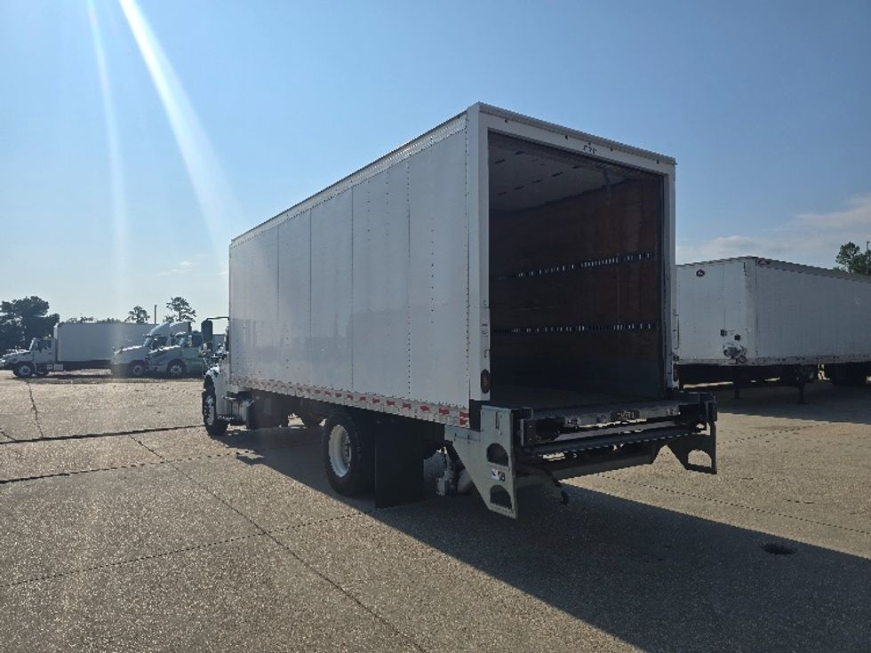 Medium Duty Box Truck-Light and Medium Duty Trucks-Freightliner-2021-M2-Harahan-LA-64,721\n\t\tmiles-$ 75,750 - Image 6