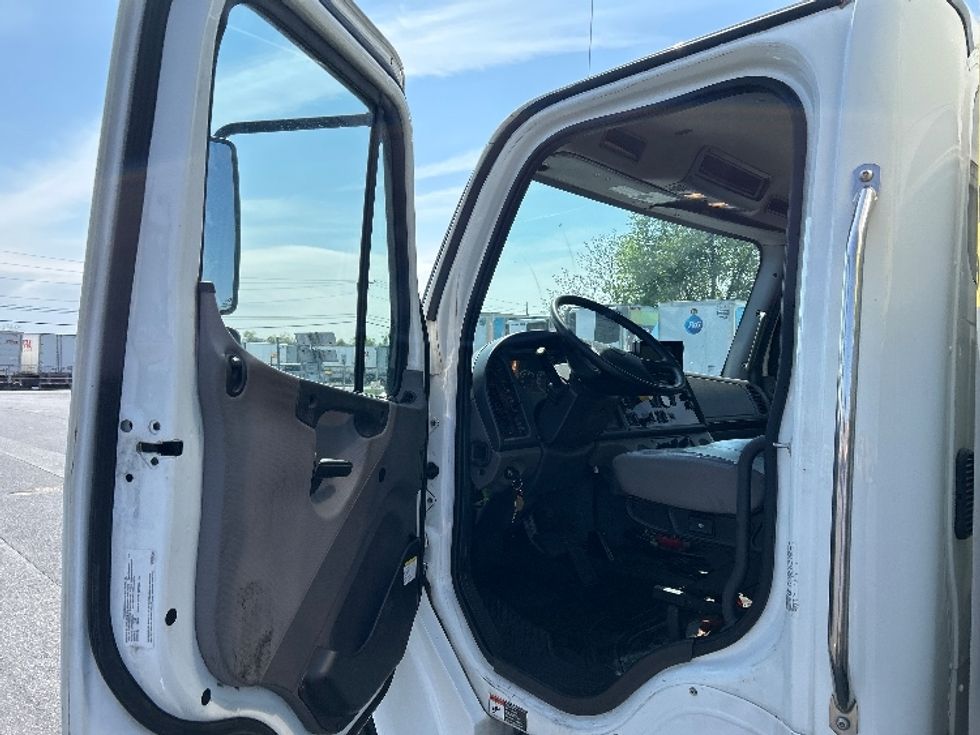 Medium Duty Box Truck-Light and Medium Duty Trucks-Freightliner-2021-M2-Harrisburg-PA-311,856\n\t\tmiles-$ 29,750 - Image 16