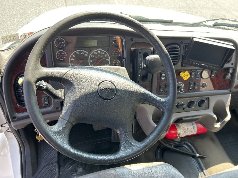 Medium Duty Box Truck-Light and Medium Duty Trucks-Freightliner-2021-M2-Harrisburg-PA-311,856\n\t\tmiles-$ 29,750 - Image 18