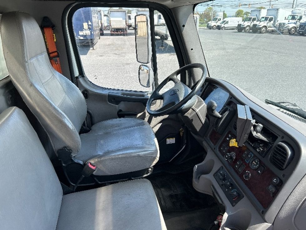 Medium Duty Box Truck-Light and Medium Duty Trucks-Freightliner-2021-M2-Harrisburg-PA-311,856\n\t\tmiles-$ 29,750 - Image 22