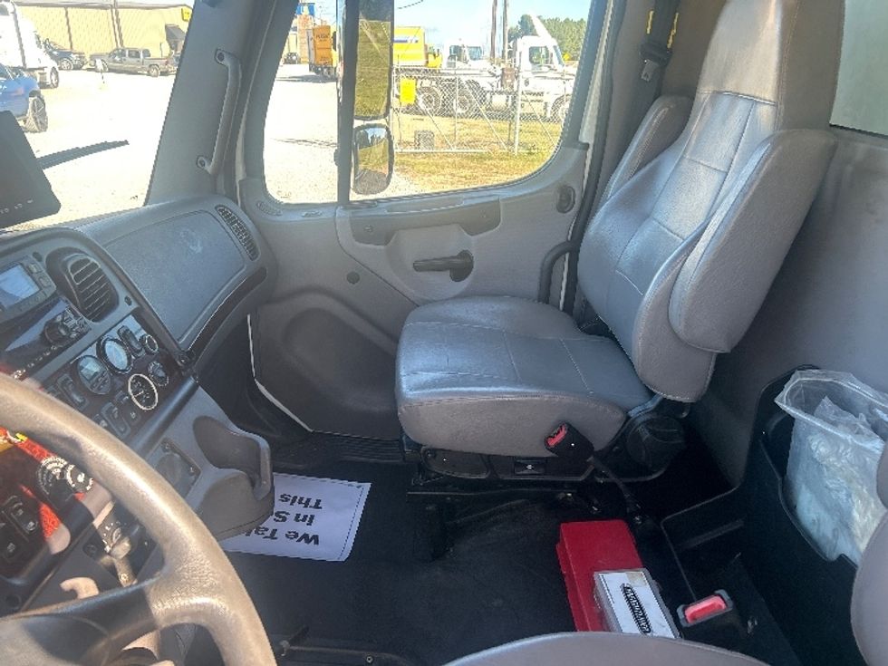 Medium Duty Box Truck-Light and Medium Duty Trucks-Freightliner-2021-M2-Hattiesburg-MS-316,559\n\t\tmiles-$ 37,000 - Image 19