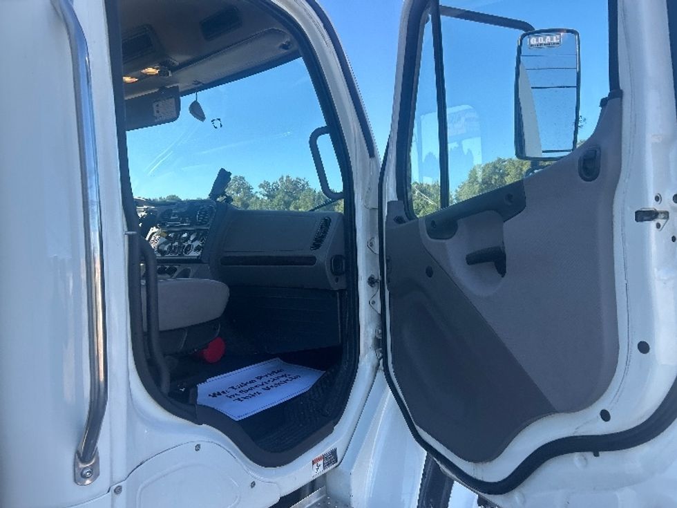 Medium Duty Box Truck-Light and Medium Duty Trucks-Freightliner-2021-M2-Hattiesburg-MS-316,559\n\t\tmiles-$ 37,000 - Image 20