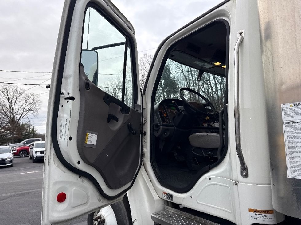 Medium Duty Box Truck-Light and Medium Duty Trucks-Freightliner-2021-M2-Hazleton-PA-128,493\n\t\tmiles-$ 64,500 - Image 11