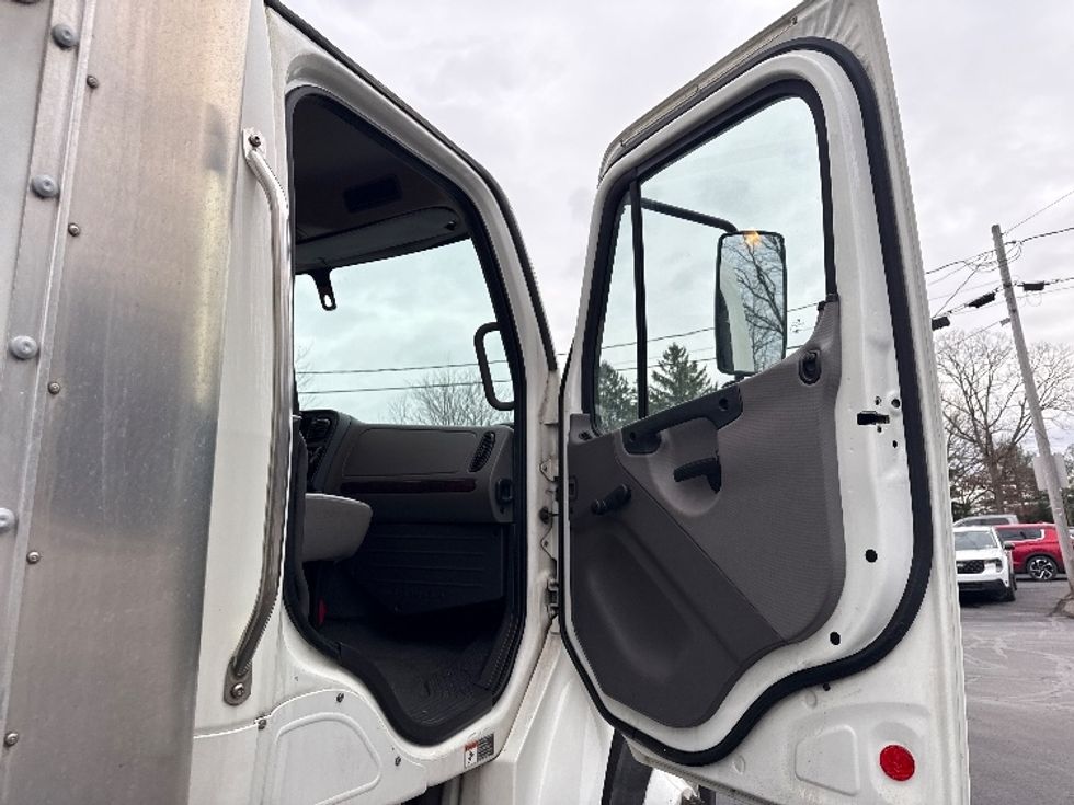 Medium Duty Box Truck-Light and Medium Duty Trucks-Freightliner-2021-M2-Hazleton-PA-128,493\n\t\tmiles-$ 64,500 - Image 15