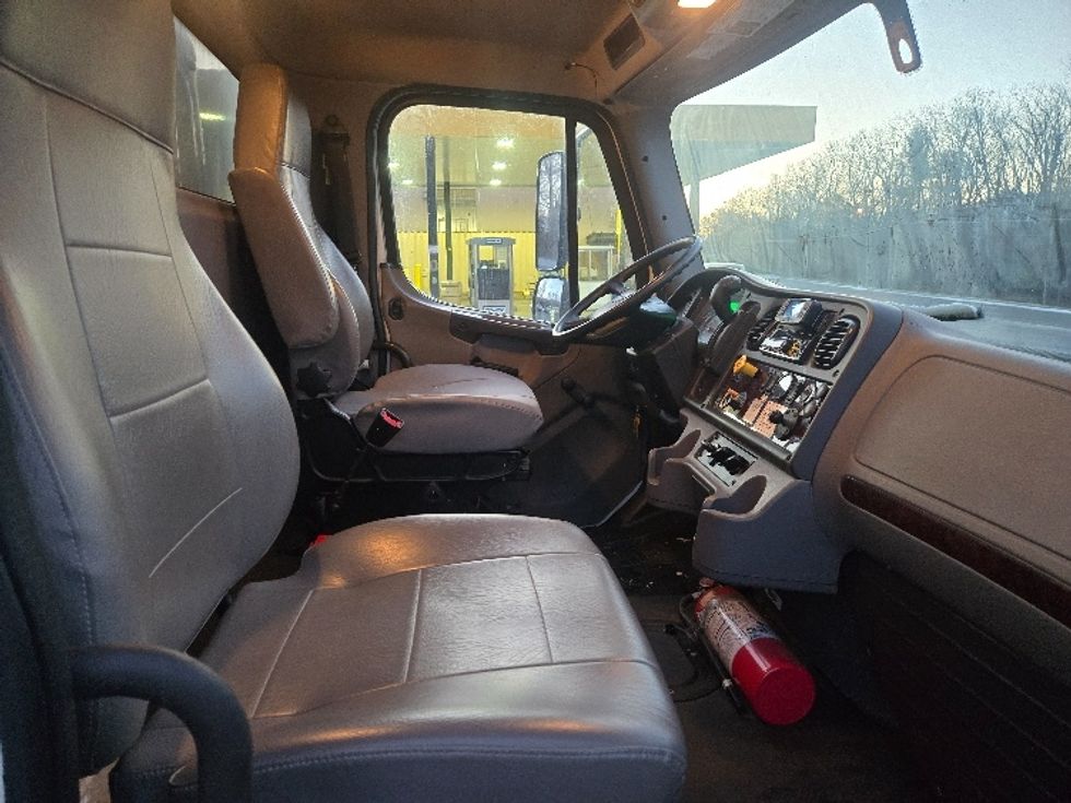 Medium Duty Box Truck-Light and Medium Duty Trucks-Freightliner-2021-M2-Hazleton-PA-128,493\n\t\tmiles-$ 64,500 - Image 17
