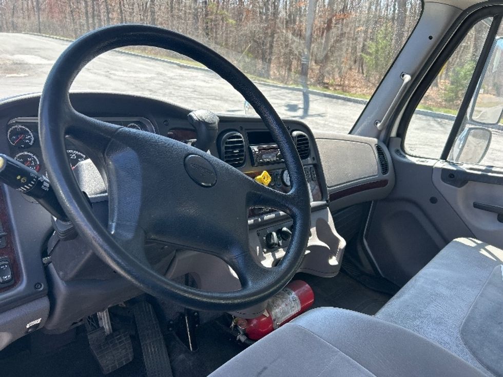 Medium Duty Box Truck-Light and Medium Duty Trucks-Freightliner-2021-M2-Hazleton-PA-283,170\n\t\tmiles-$ 40,750 - Image 17