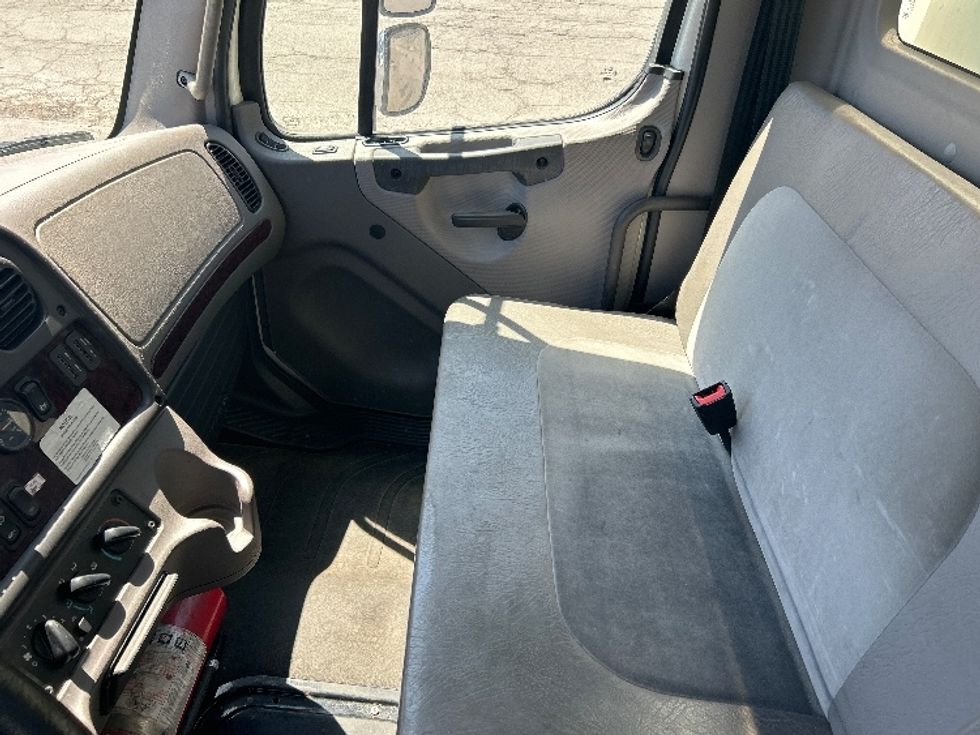 Medium Duty Box Truck-Light and Medium Duty Trucks-Freightliner-2021-M2-Hazleton-PA-283,170\n\t\tmiles-$ 40,750 - Image 19